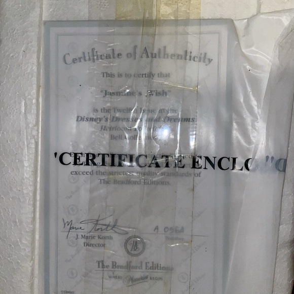 Collectible Porcelain Disney Princess Bells (11) - Picture 8 of 11